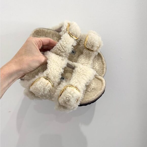 NWT BIRKENSTOCK Birkenstock Arizona Big Buckle Shearling Teddy in Eggshell - Picture 8 of 11